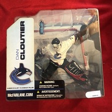 Mcfarlane NHL Series 5 Dan Cloutier White Chase Variant jersey Vancouver Canucks