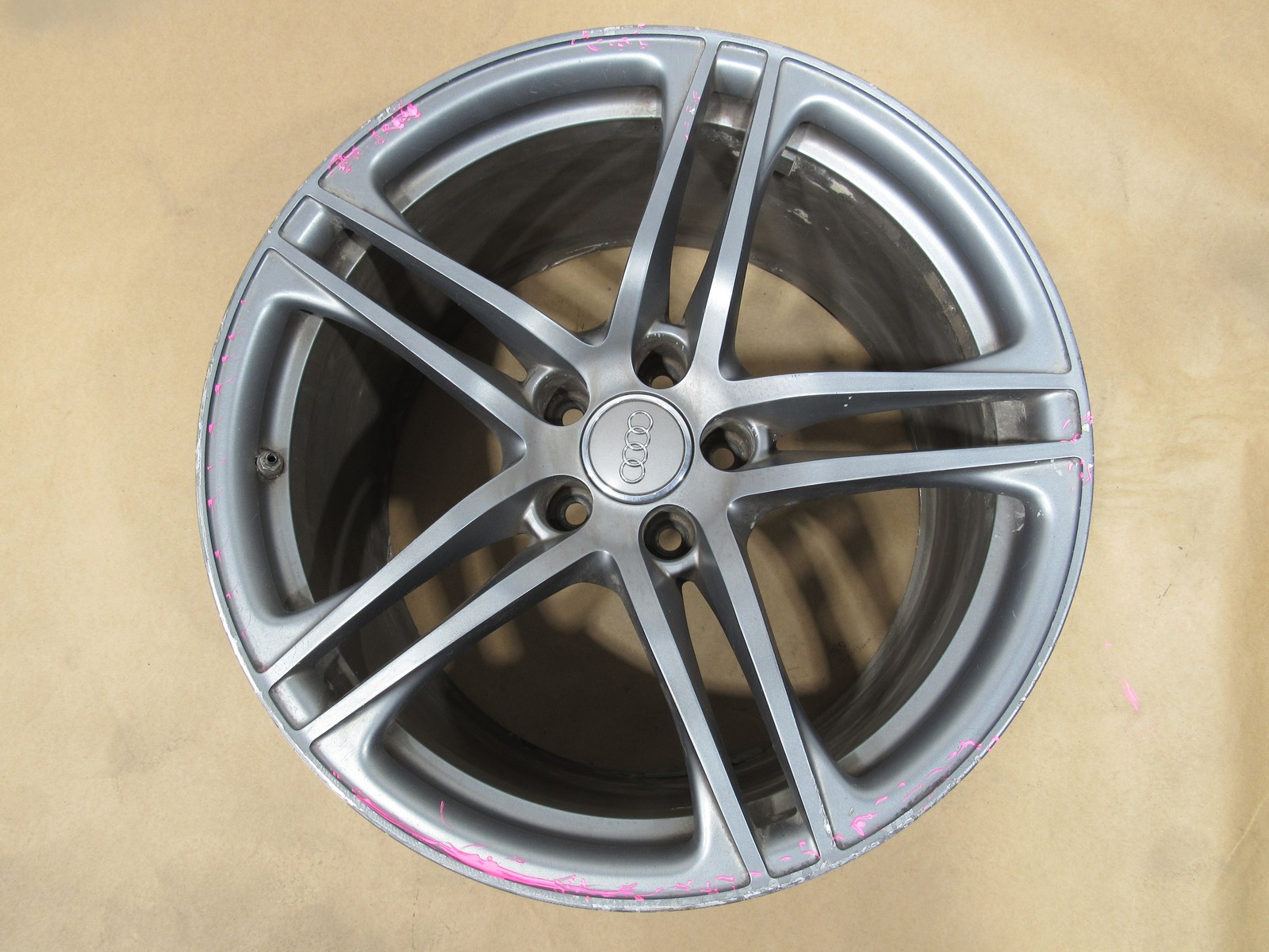 Audi R8 Spyder 2008-2012 Wheel