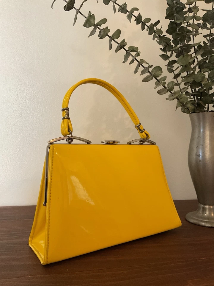 1950s 1960s Yellow Patent Leather Vinyl Handbag, Vintage 50s 60s Purse, Mod - Image 4 of 4