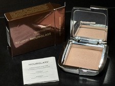 Hourglass Ambient Lighting Powder ~ Iridescen...