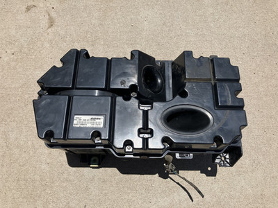 01-06 Yukon XL Suburban TESTED Rear Left Cargo BOSE Subwoofer Bass Box 15069407