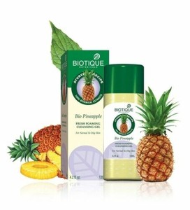 biotique pineapple cleanser