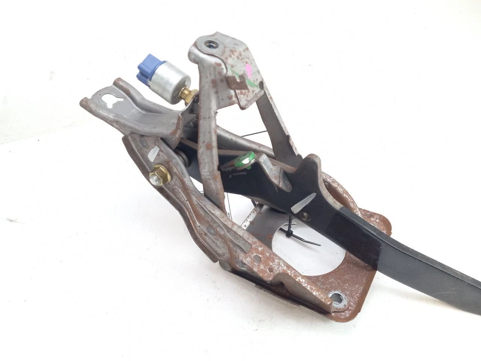 PEDAL FRENO TOYOTA CAMRY 2002 Foto 2 de 4