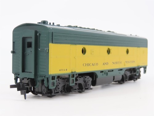 LOT of 2 HO Scale Athearn CNW Chicago Northwestern F7 A/B Diesel Locomotives - Picture 11 of 16