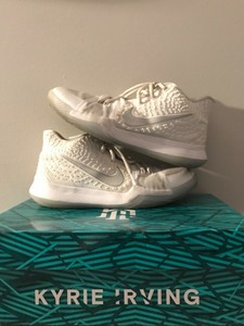 triple white basketball shoes