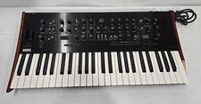 Korg Prologue 8 Polyphonic 49-Key 8-Voice Analog Synthesizer - Black/Wood