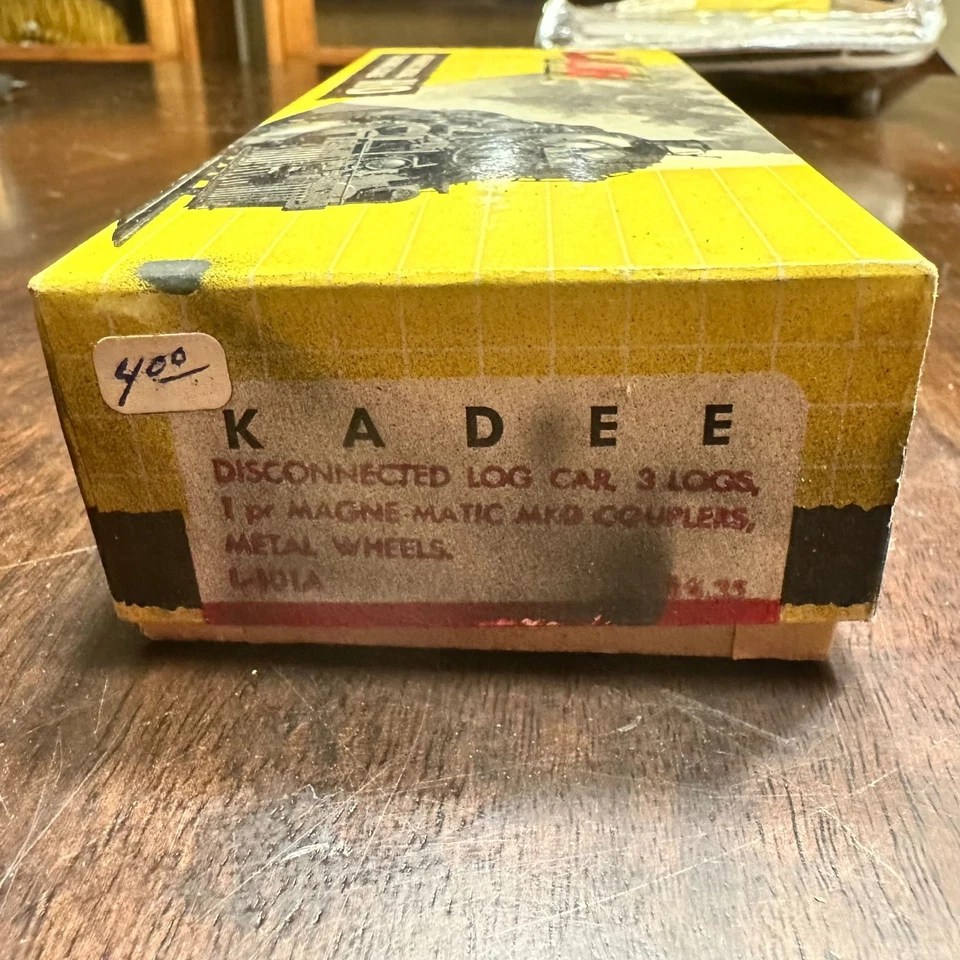 Kadee HO Scale Disconnected Log Car With Logs - Image 2 of 2