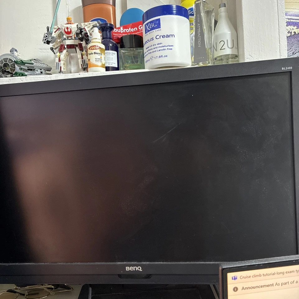 BenQ BL2400 24"Inch 1080p Display Port DVI-D & VGA Widescreen Monitor With Stand - Image 2 of 3