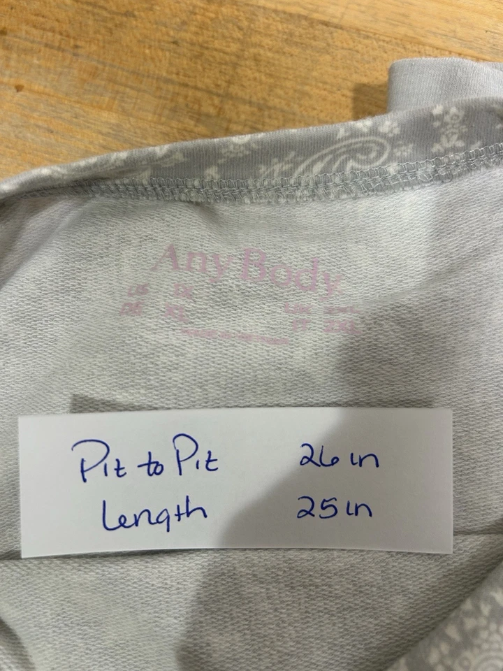 AnyBody Mujer 1X Gris Marfil Paisley Pullover Sudadera Acogedora Cómoda Cottagecore Foto 2 de 4