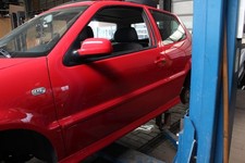 TÜR Links (2/3-Türer) VW Polo 6 N/6 KV Farbe Flash Rot (D8/LP3G) Limousine