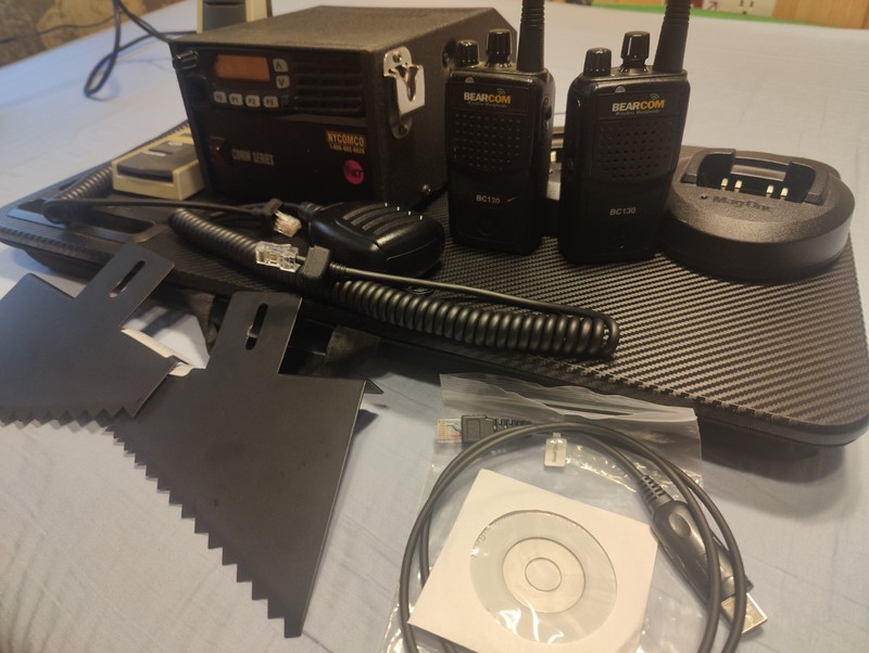 Icom IC F5021 Mobile Base Radio with PSU and 2 BC130 handhelds
