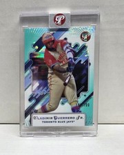 VLADIMIR GUERRERO JR 2025 Topps Pristine AQUA REFRACTOR ~ Encased #'d /199