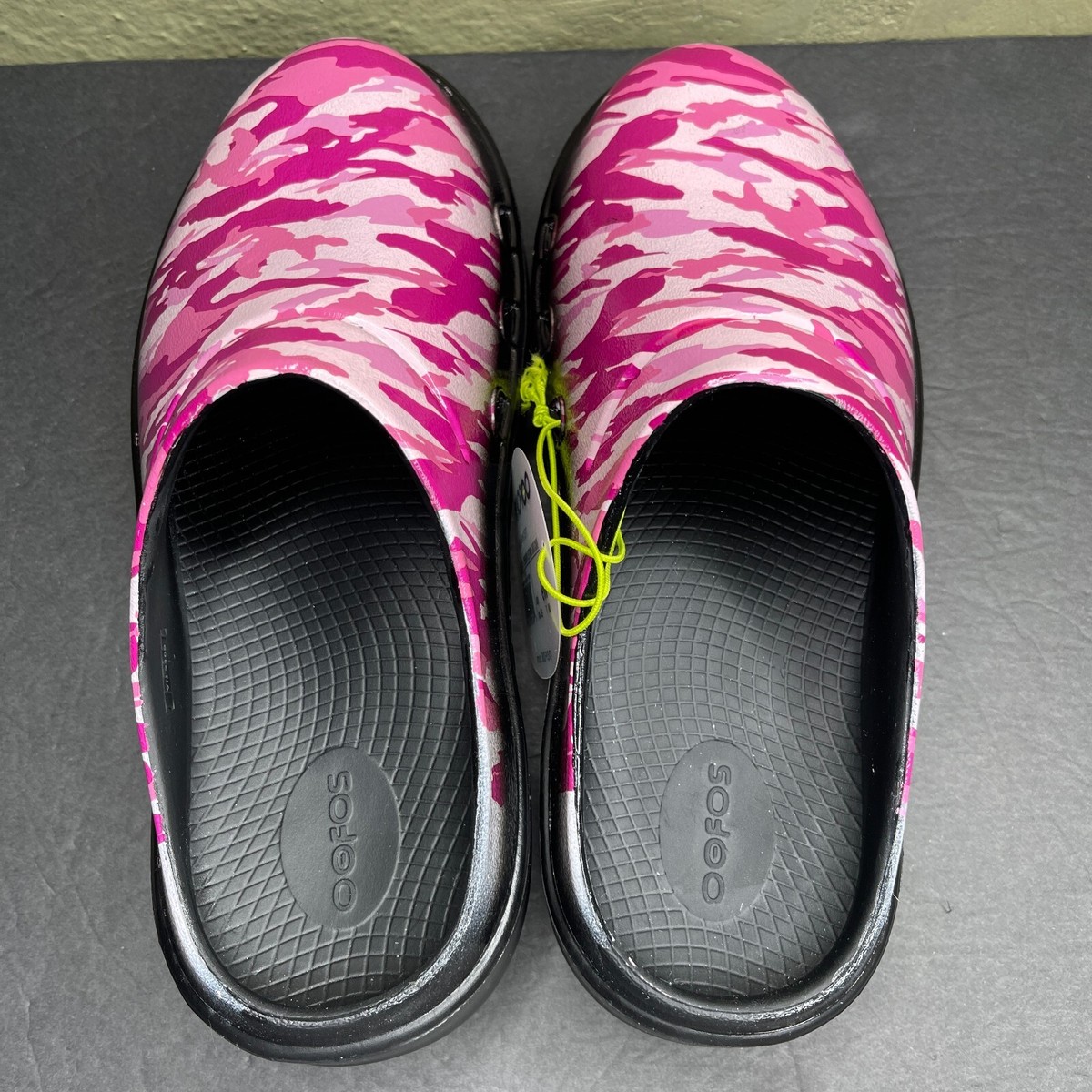 oofos camo clogs