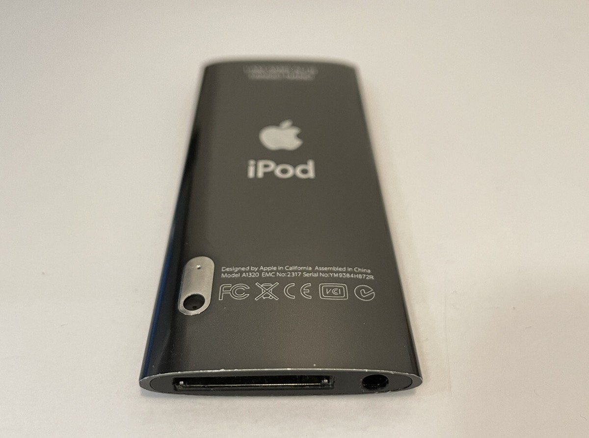 Apple iPod nano 5th Generation Black (16 GB) Works Great