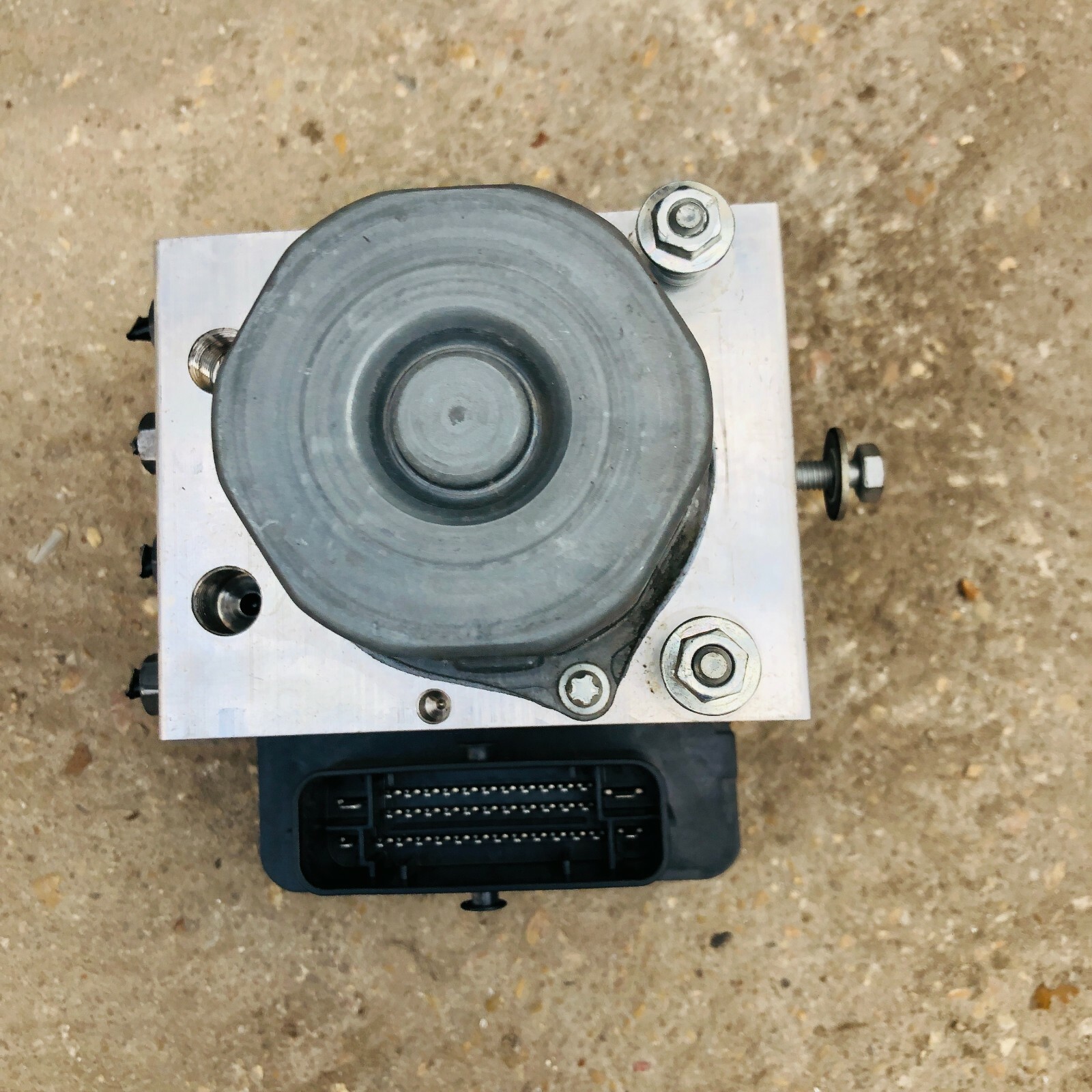 2014 - 2017 Maserati Ghibli ABS Anti Lock Brake Pump OEM 670008166