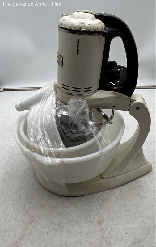 General Electric White 1940s Triple Whip Electric Multifunctional Stand Mixer