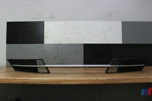 GITTER Vorne Original + BMW 5er E60 E61 LCI + Blende vorne Stoßstange + 7178098