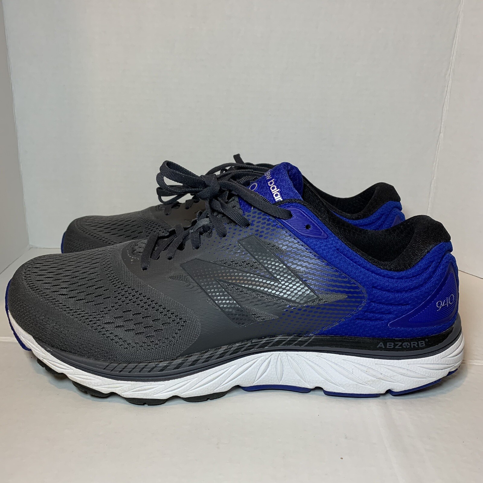Athletic Running Shoes Size 