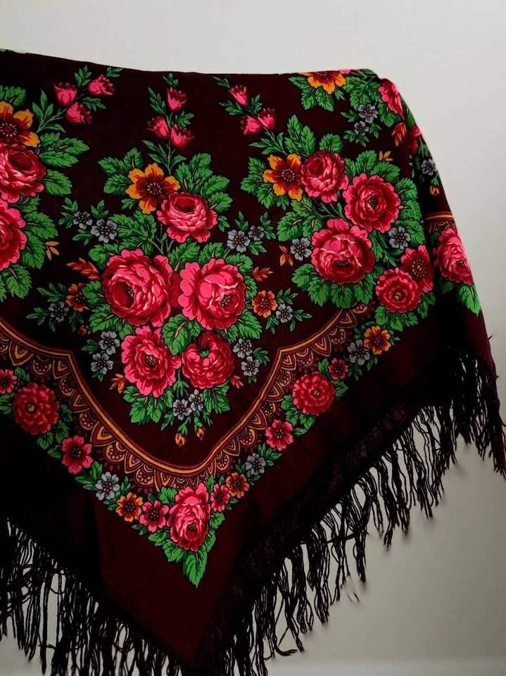 Vintage square scarf with tassels, floral print,baba scarf, woolen scarf, hustka - Image 4 of 4