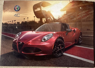 2018 Alfa Romeo  4C Coupe 4C Spider  sales Brochure catalog
