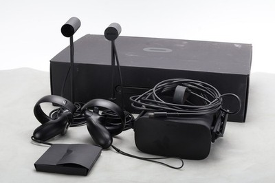 Oculus 301-00095-01 Rift + Touch Virtual Reality System W/ HM-A, TO-L, TO-R,3P-A
