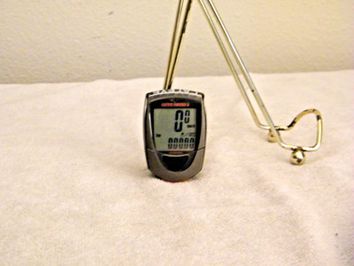 *****GENUINE CATEYE ENDURO 8 LCD CYCLING COMPUTER (CC-ED300)*****