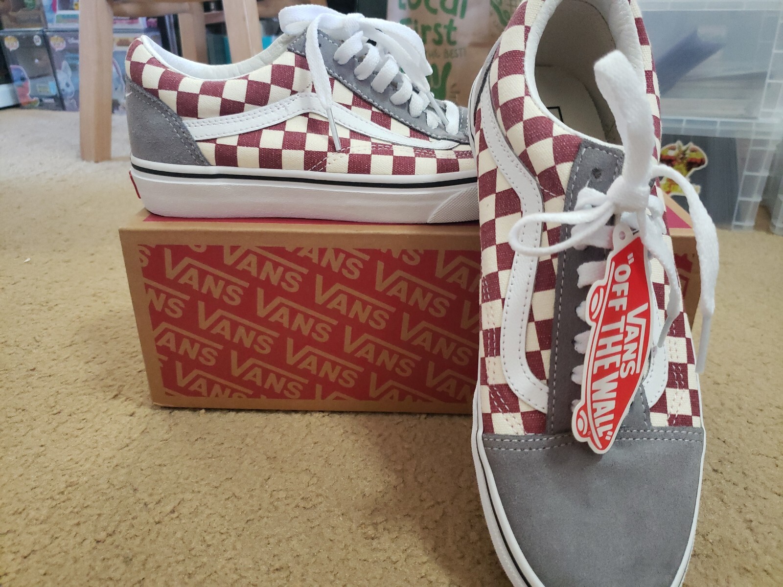 VANS SHOES - Size 7.5 Mens / 9 Women 