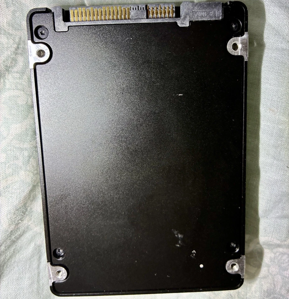 800GB SAS MZ-ILT800A PM1645 DELL EMC 2.5in Enterprise HDD SSD MZ-ILT800HAHQ0D3 - Image 2 of 3