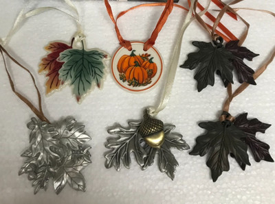 Longaberger Fall Tie-ons Set of 6   5 of Leaves and 1 of  Pumpkins