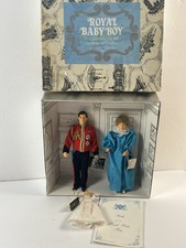 Bisnieto Royal Baby Boy Commemorative Set 1982 Dolls Princess Charles England