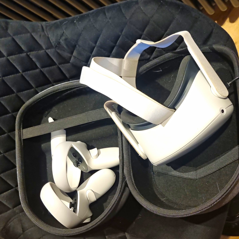 Meta Quest 2 Standalone VR Headset White with Touch Controllers & Carry Case