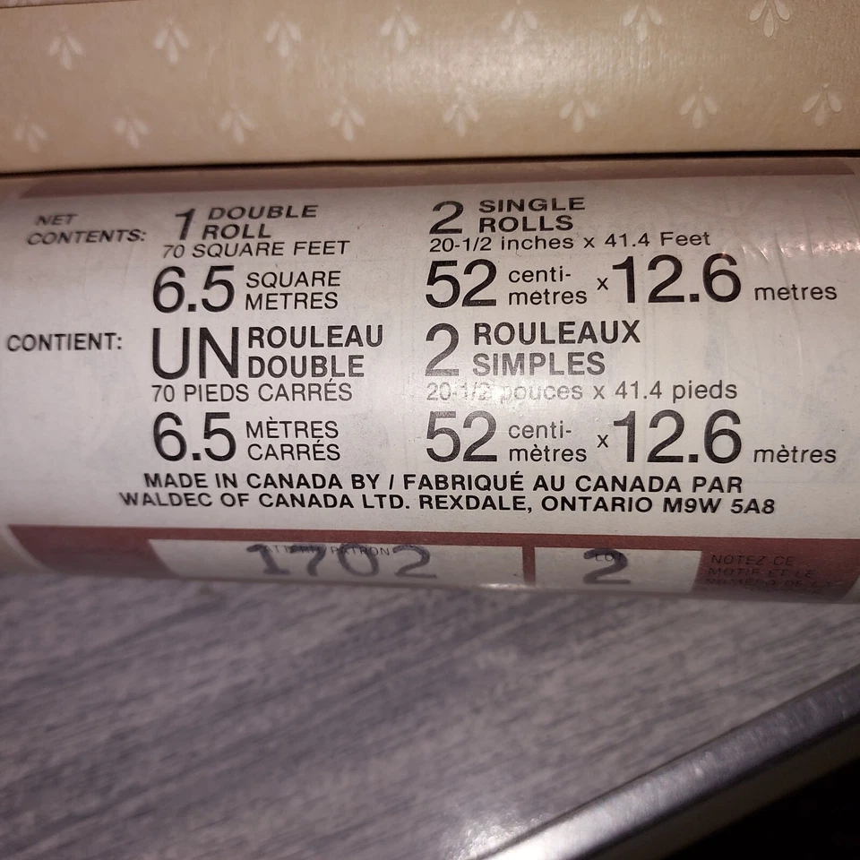 Papel pintado vintage años 80 beige/bronceado coordinado rollos dobles uno nuevo, uno abierto Foto 3 de 4