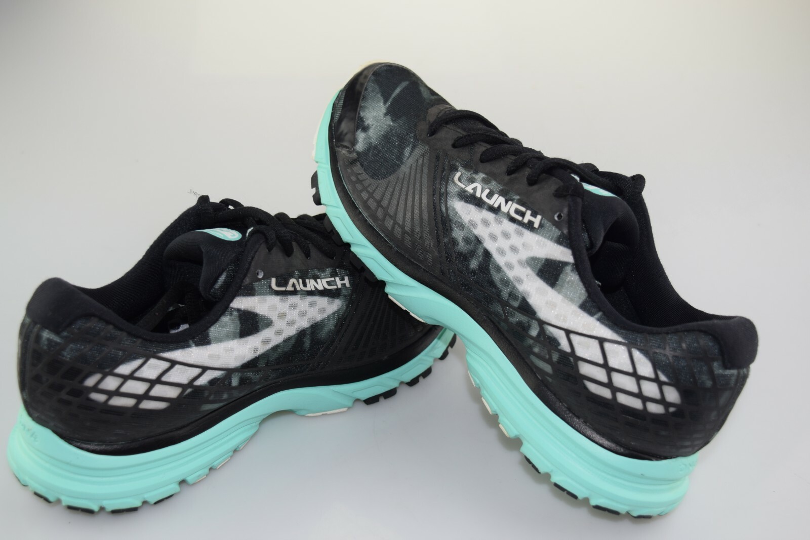 brooks launch 3 black
