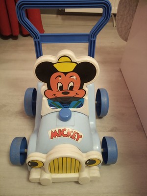 pousseur mickey
