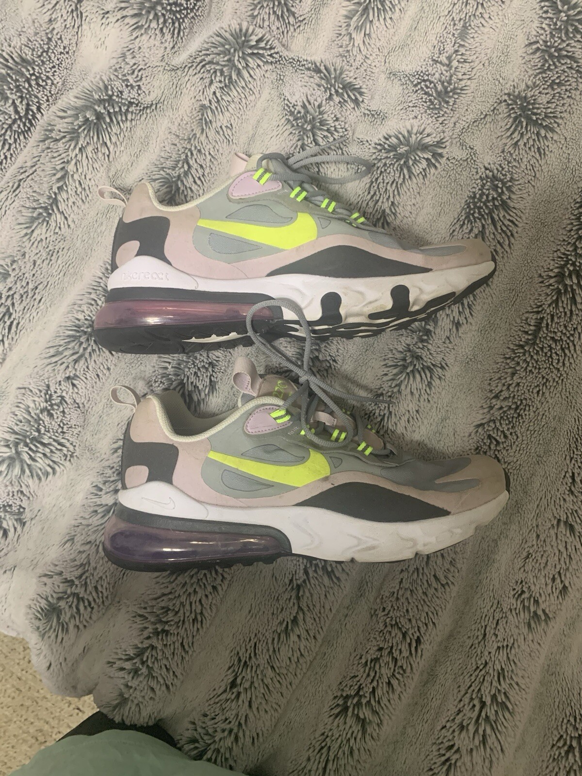 Nike Kids Size 7Y Tennis Shoes Lightly Worn Excellent Condition