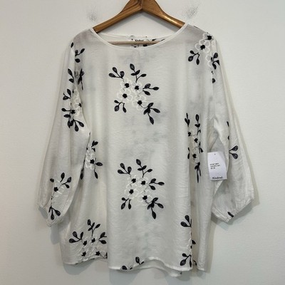 Kindred Size 3X Womens Top Embroidered White and Navy Blue 3/4 Sleeve Pullover