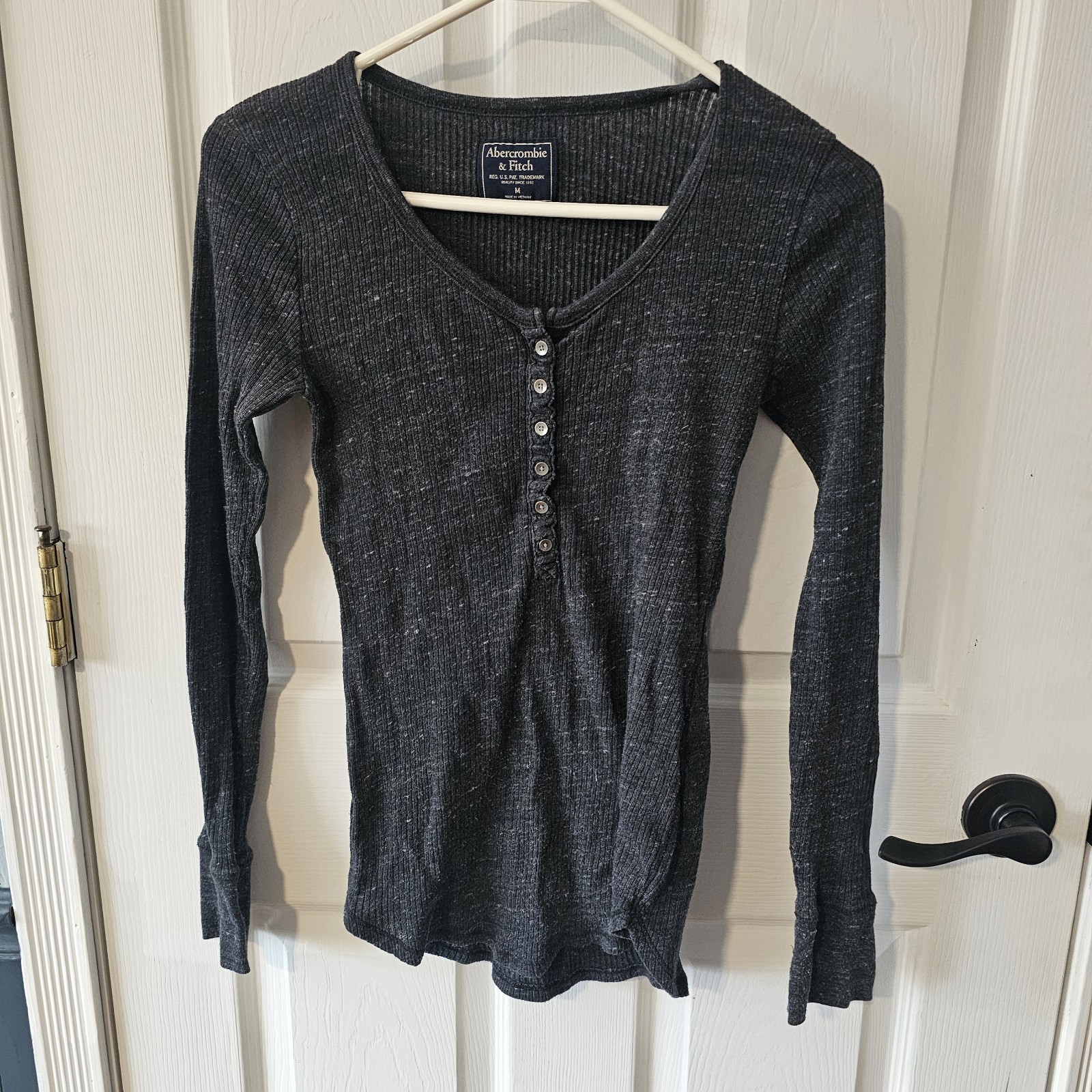 Y2K Abercrombie & Fitch Gray Ribbed Knit Long Sleeve Henley Size M Woman's