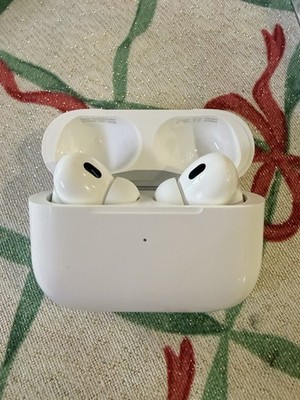 Apple AirPods Pro 2nd Generation Bluetooth Wireless Ear Buds Lightning Charger
