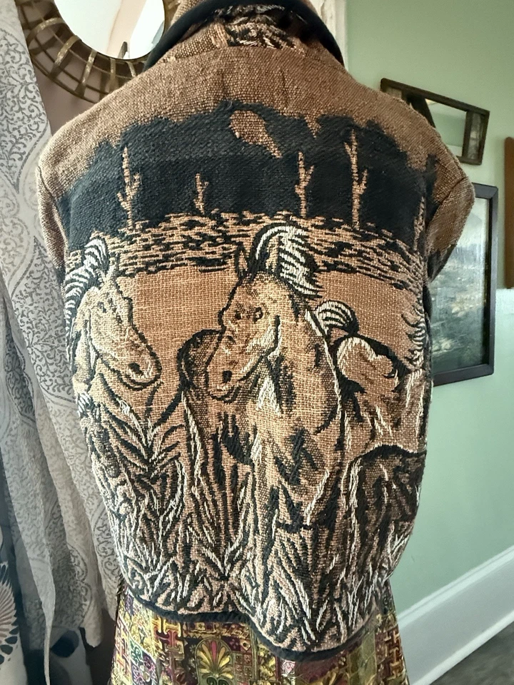 Vintage Women’s Carrie Allen Horse Tapestry Cropped Jacket Size Medium Cotton - Image 3 of 4