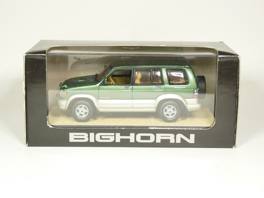 Rakachi Agamus Tam 1/43 2000 Isuzu Bighorn Trooper Diecast