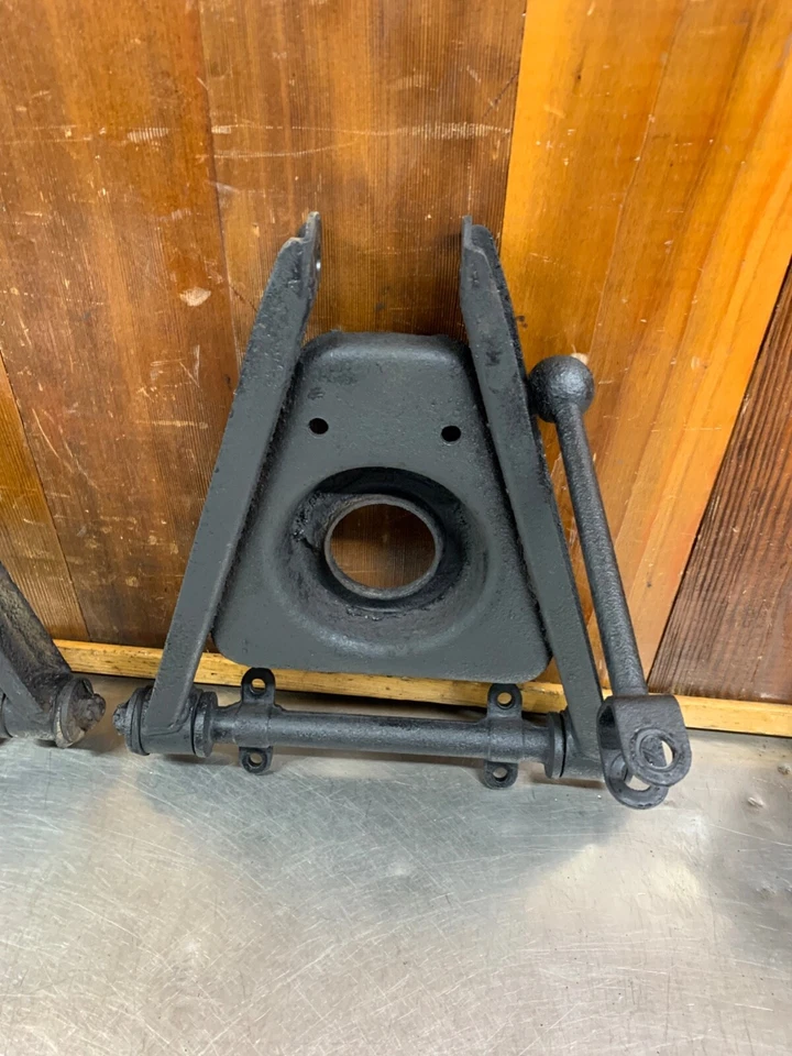 MG MGB 1962-80 • Original Front Wishbone Control Arm Set, Used. MG6085 - Image 2 of 4