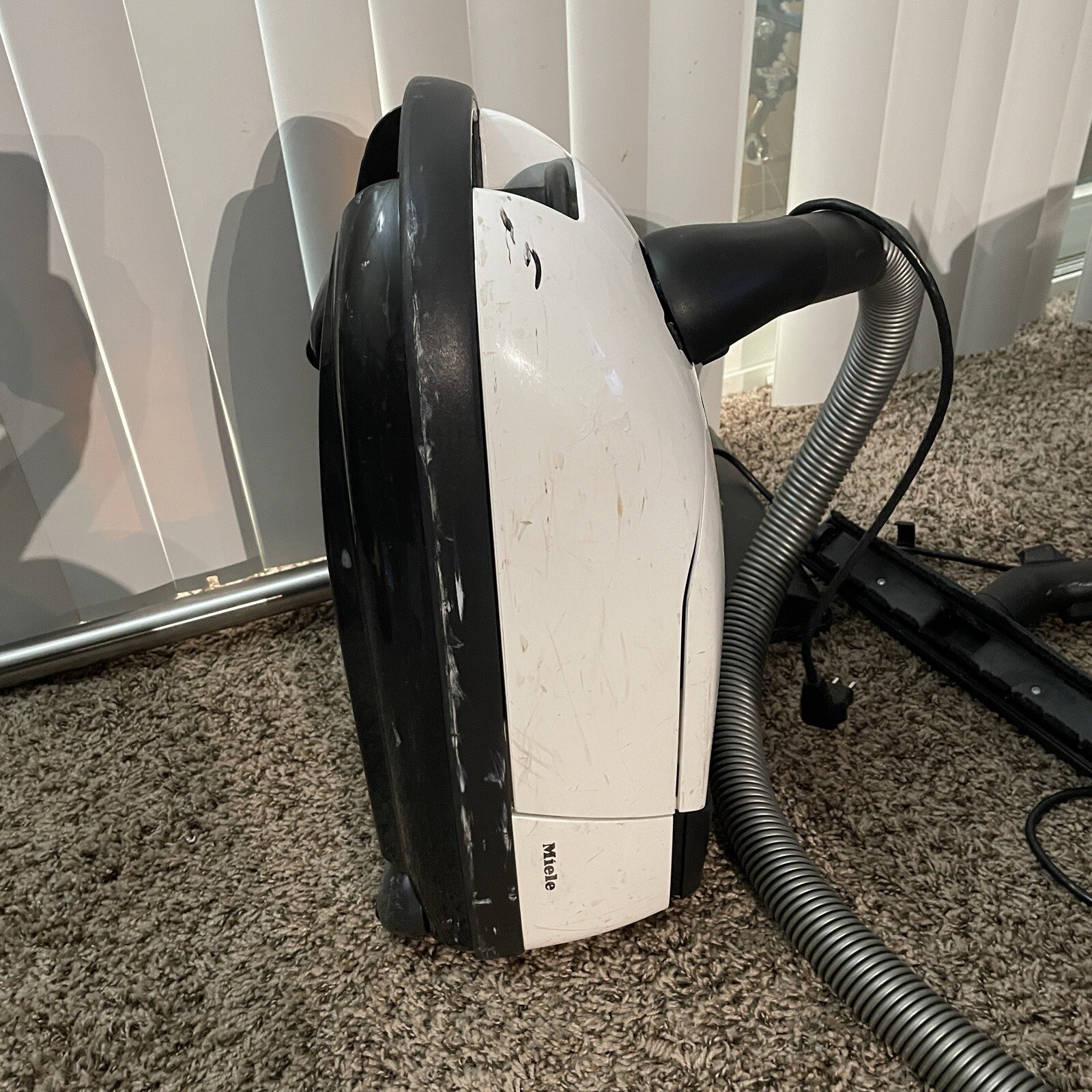 MIELE White Star Canister Vacuum Cleaner S314i Tested Working With