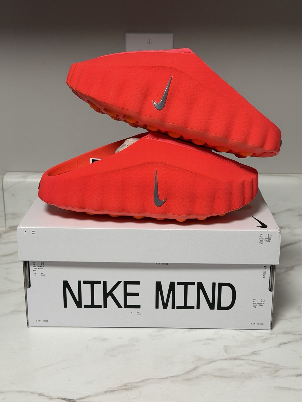 W Nike Mind 001 Women's Solar Red Size 9W Mens 8 US Brand New FAST SHIPPING