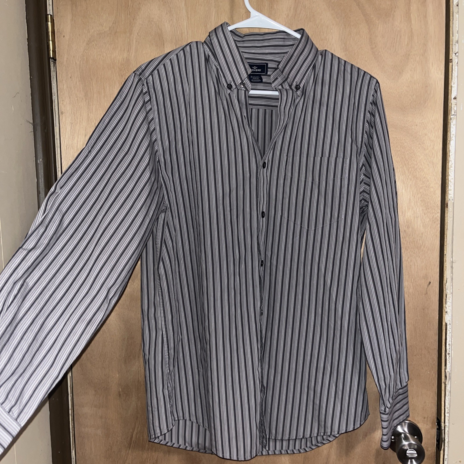 Dockers Classic Fit Blue Long Sleeve Button Up Shirt Men’s Sz wrinkle free