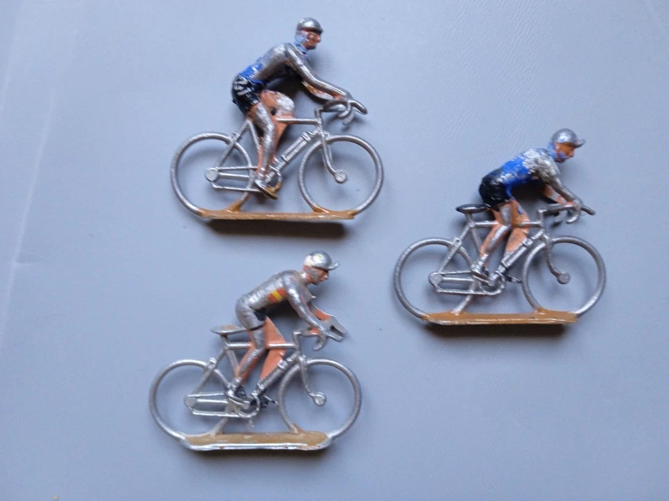 LOT DE 3 COUREURS CYCLISTE EN ALUMINIUM ANNEE 50 - Photo 3/4