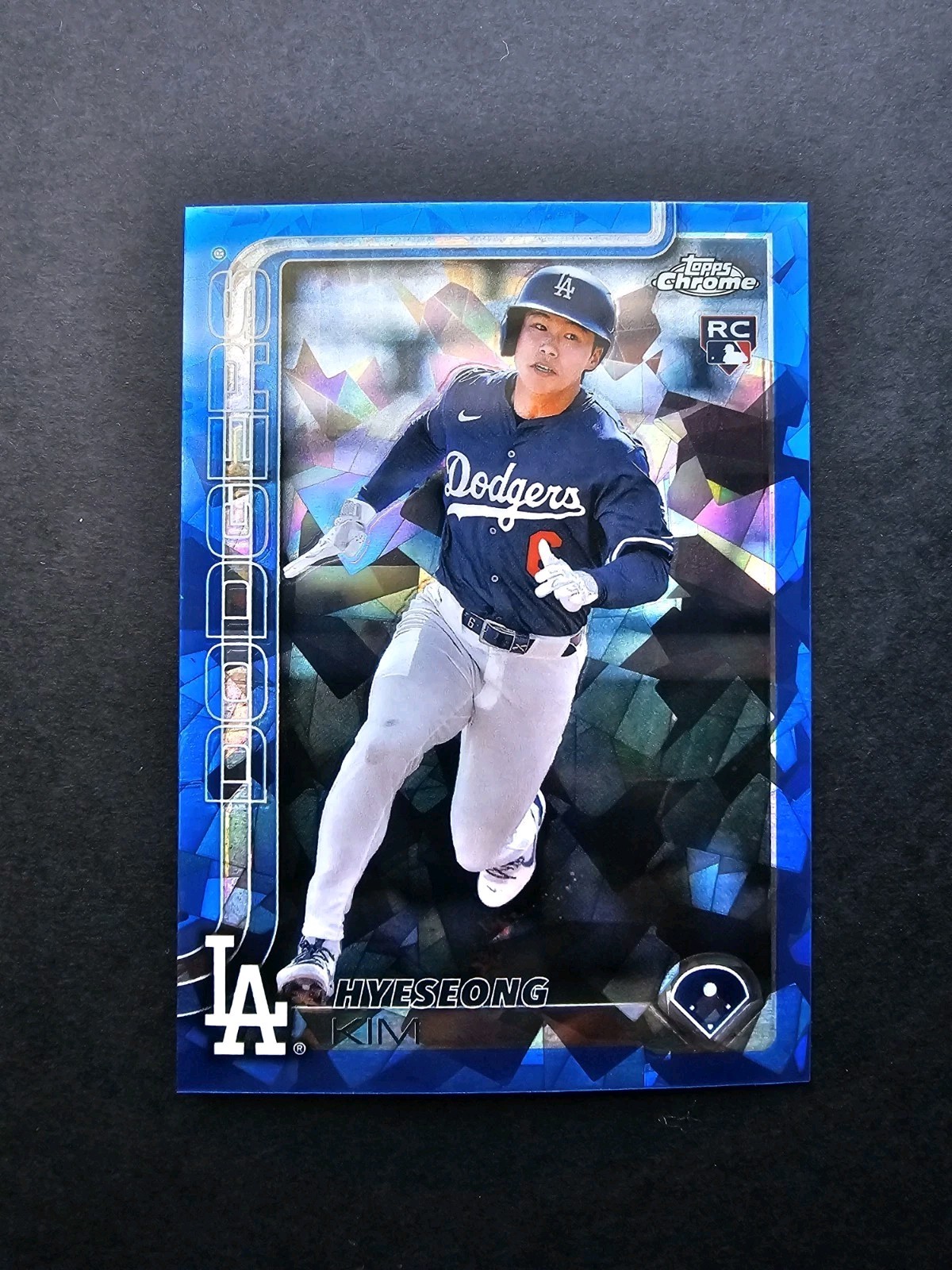2025 Topps Chrome Hyeseong Kim 🔥 Blue Sapphire Edition Rookie Card #152 Dodgers