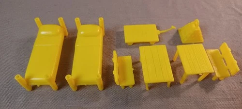 Vtg Marx Navarone Mountain Play Set Single Yellow Bunk Beds Benches Table Cart!!