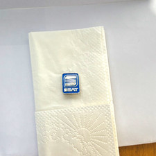 SEAT Automobilia Anstecknadel Pin Logo blau-wei&szlig; Schriftzug "SEAT"