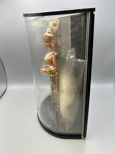 Bob Mackie Gold Barbie 1990 LE - Picture 4 of 6