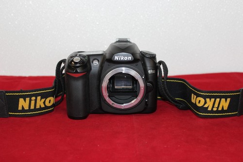 Nikon D50 6.1 MP Digital SLR Camera - Black (Body Only) PARTS/REPAIR - Picture 2 of 12